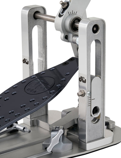 DW Drums MFG Series Machined Direct Drive Single Pedal with Bag, Polished Aluminum