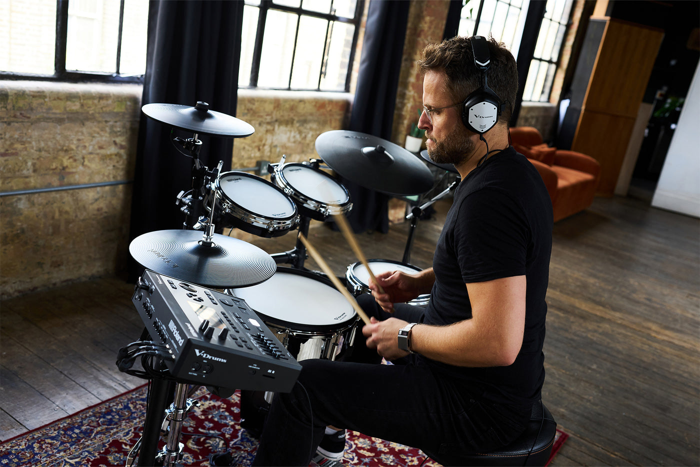 Roland TD516 V-Drums Digital Drum Kit with Hardware & Accessories