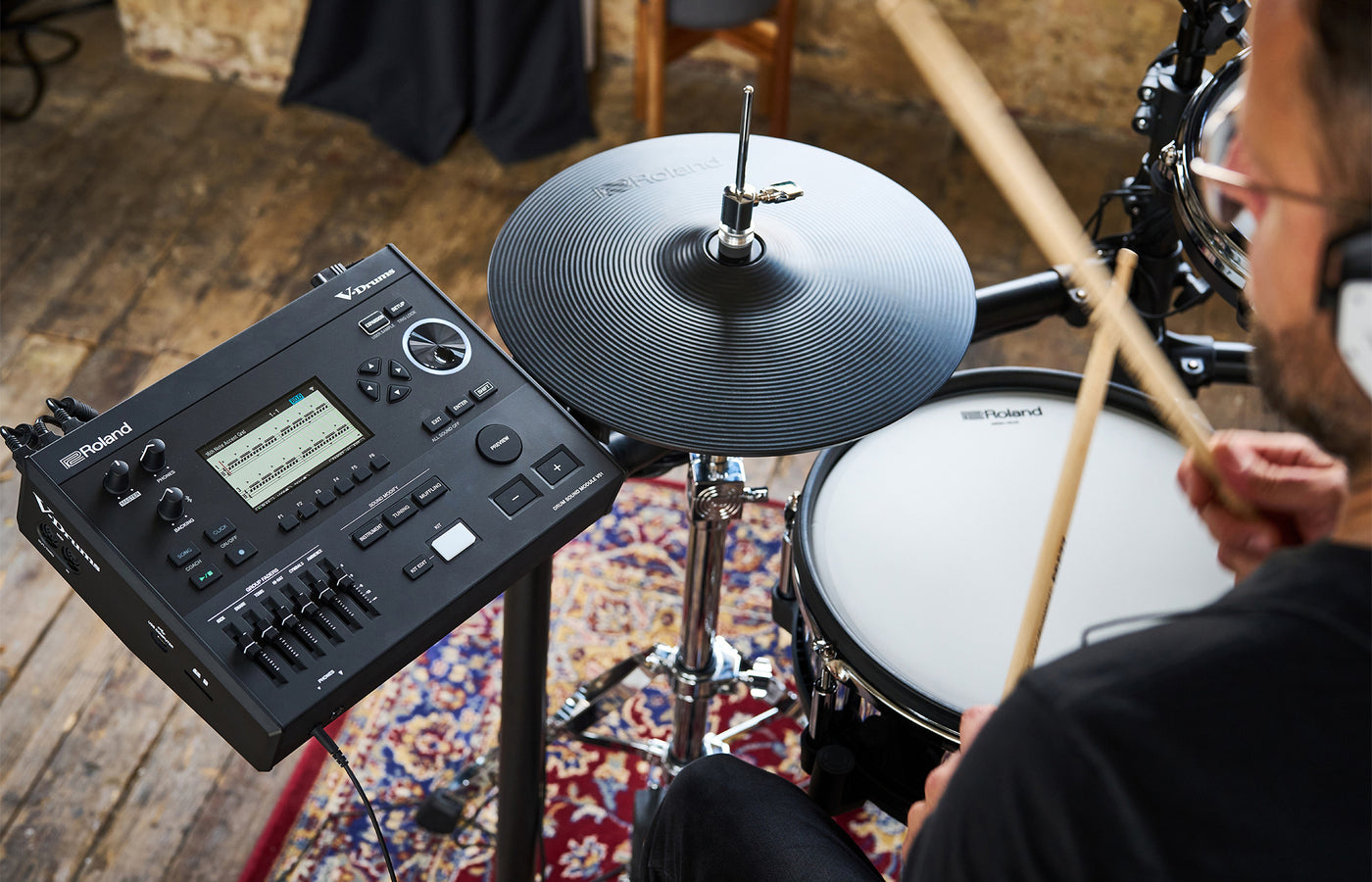 Roland TD516 V-Drums Digital Drum Kit with Hardware & Accessories