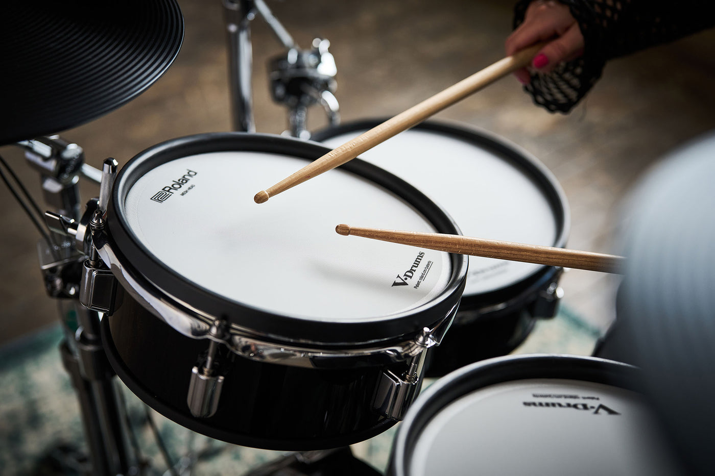 Roland VAD316 V-Drums Acoustic Design Digital Drum Kit with Hardware & Accessories