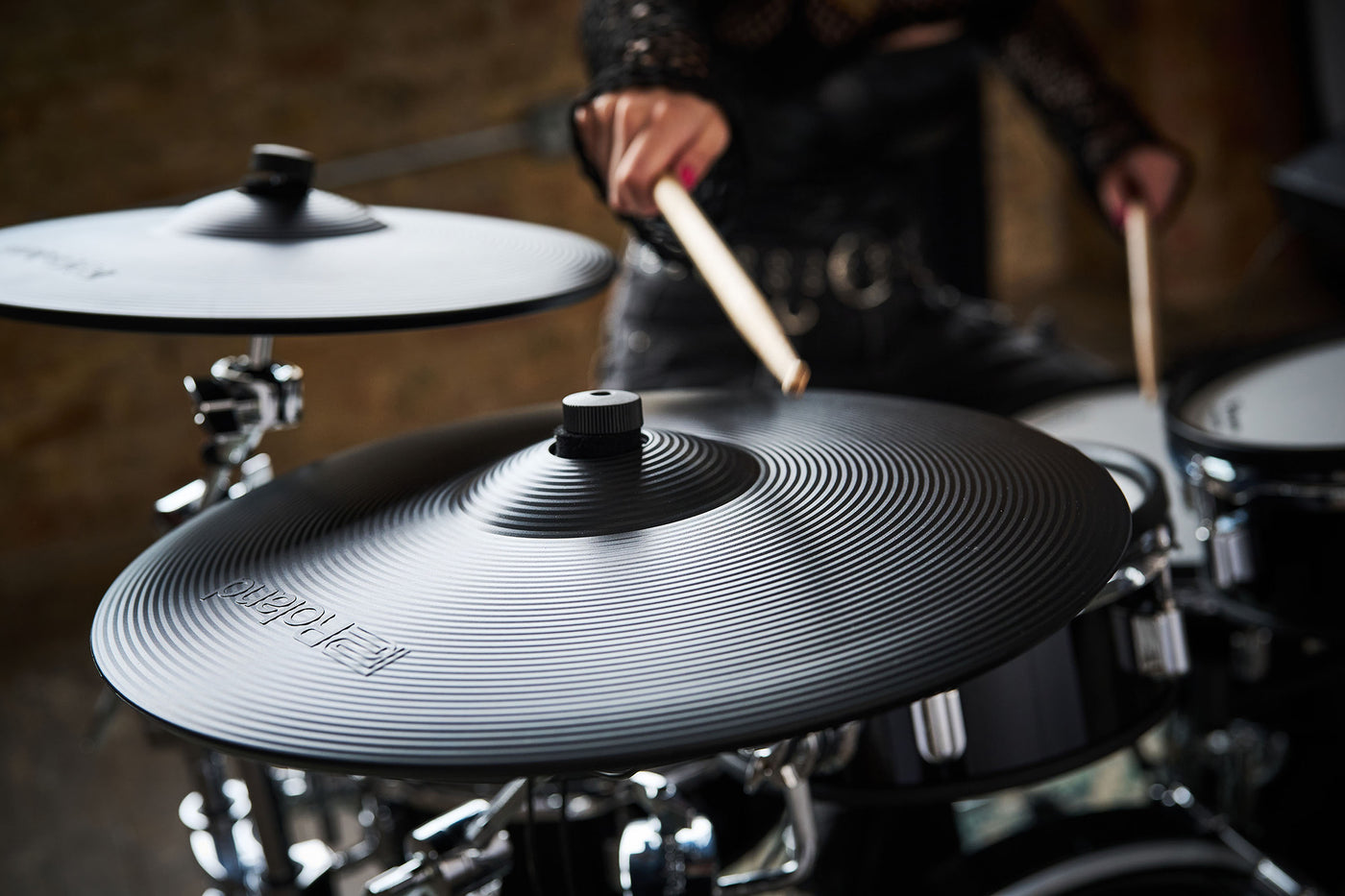 Roland VAD316 V-Drums Acoustic Design Digital Drum Kit with Hardware & Accessories