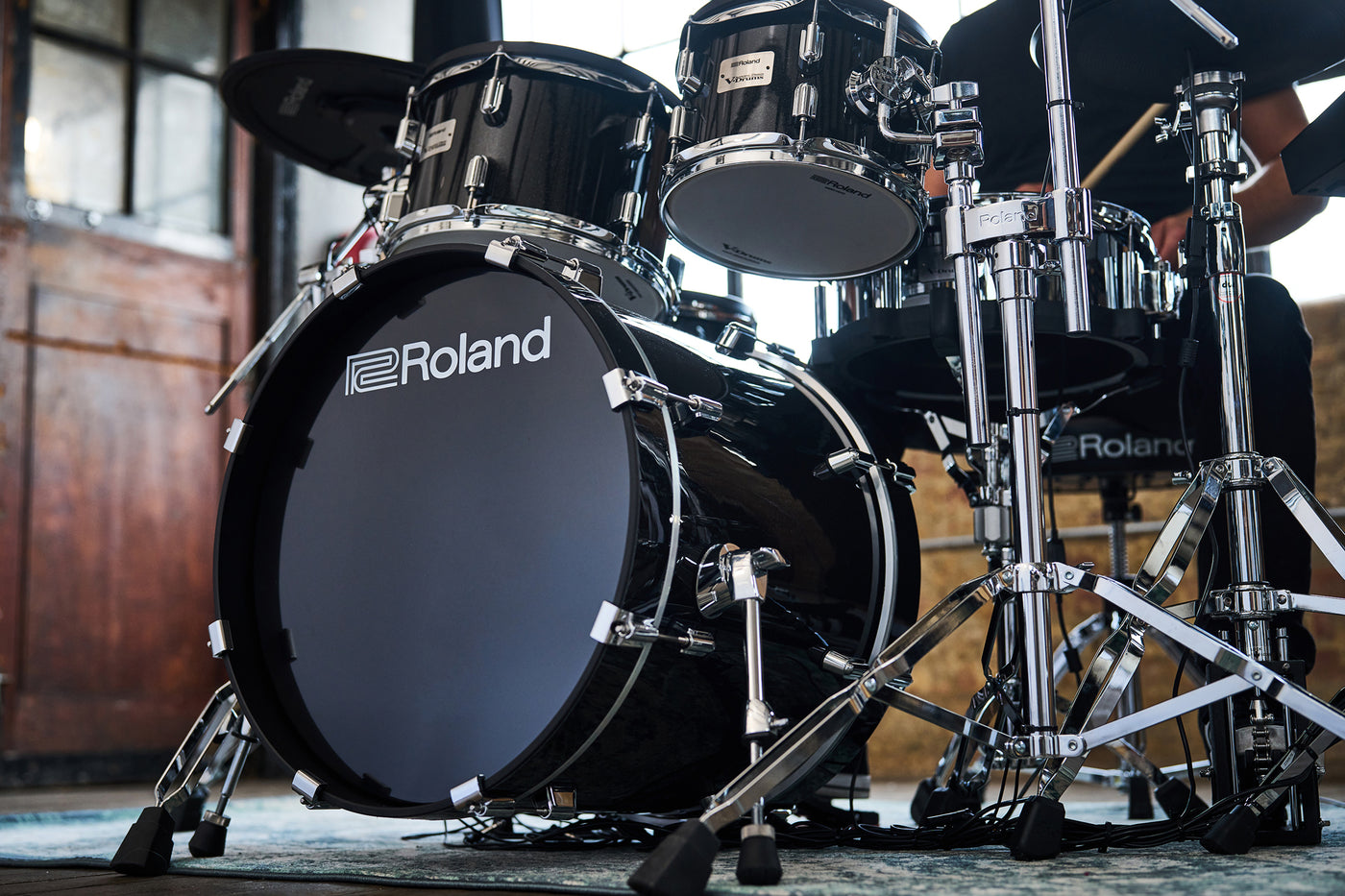 Roland VAD516 V-Drums Acoustic Design Digital Drum Kit with Hardware & Accessories