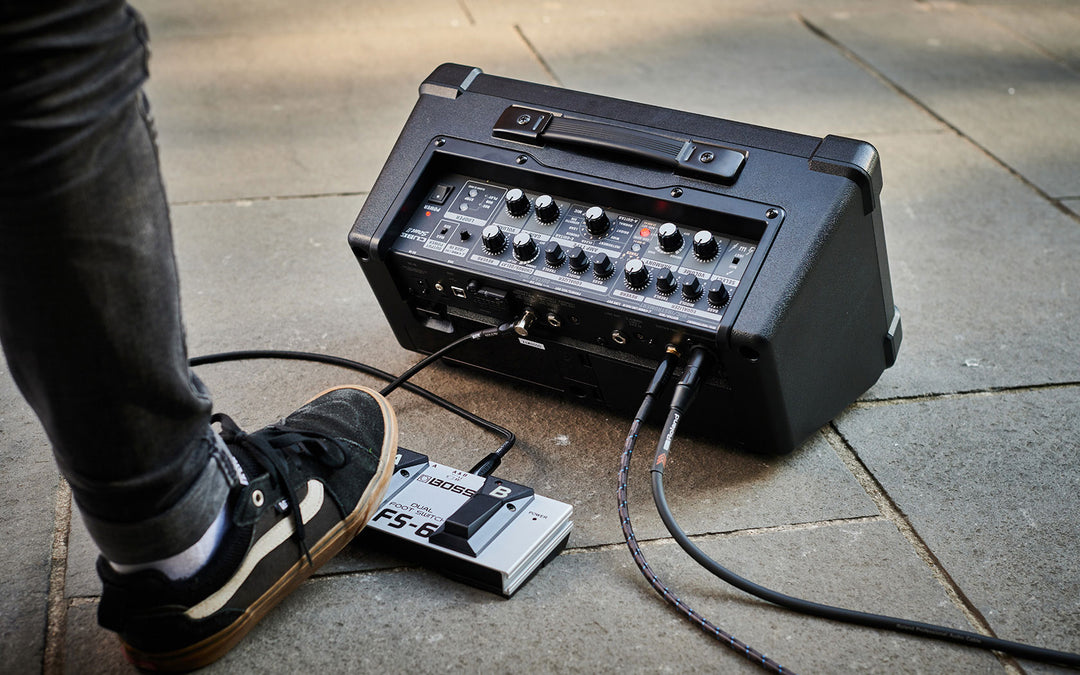 BOSS CUBE-ST2 10 Watt Stereo, Dual Channel Amplifier, Battery