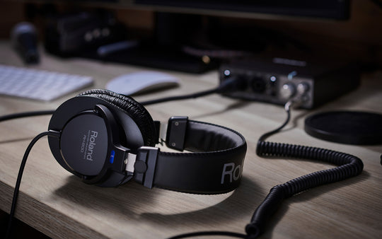 Roland RH-200 ブラック Roland RH-200 Monitor Grade Closed Stereo Headphone (Black