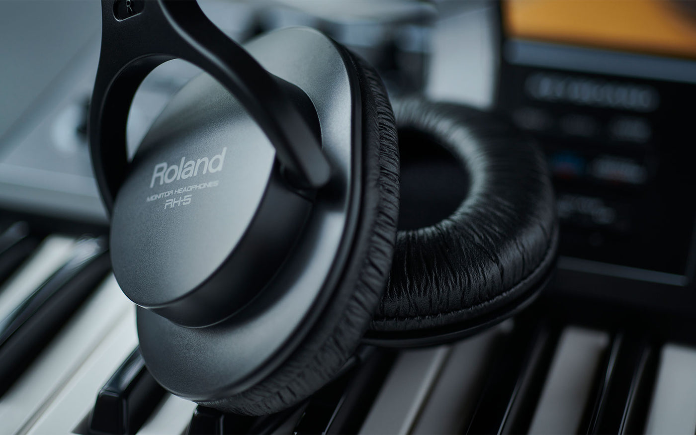 Roland RH-5 Closed Type Stereo Headphones