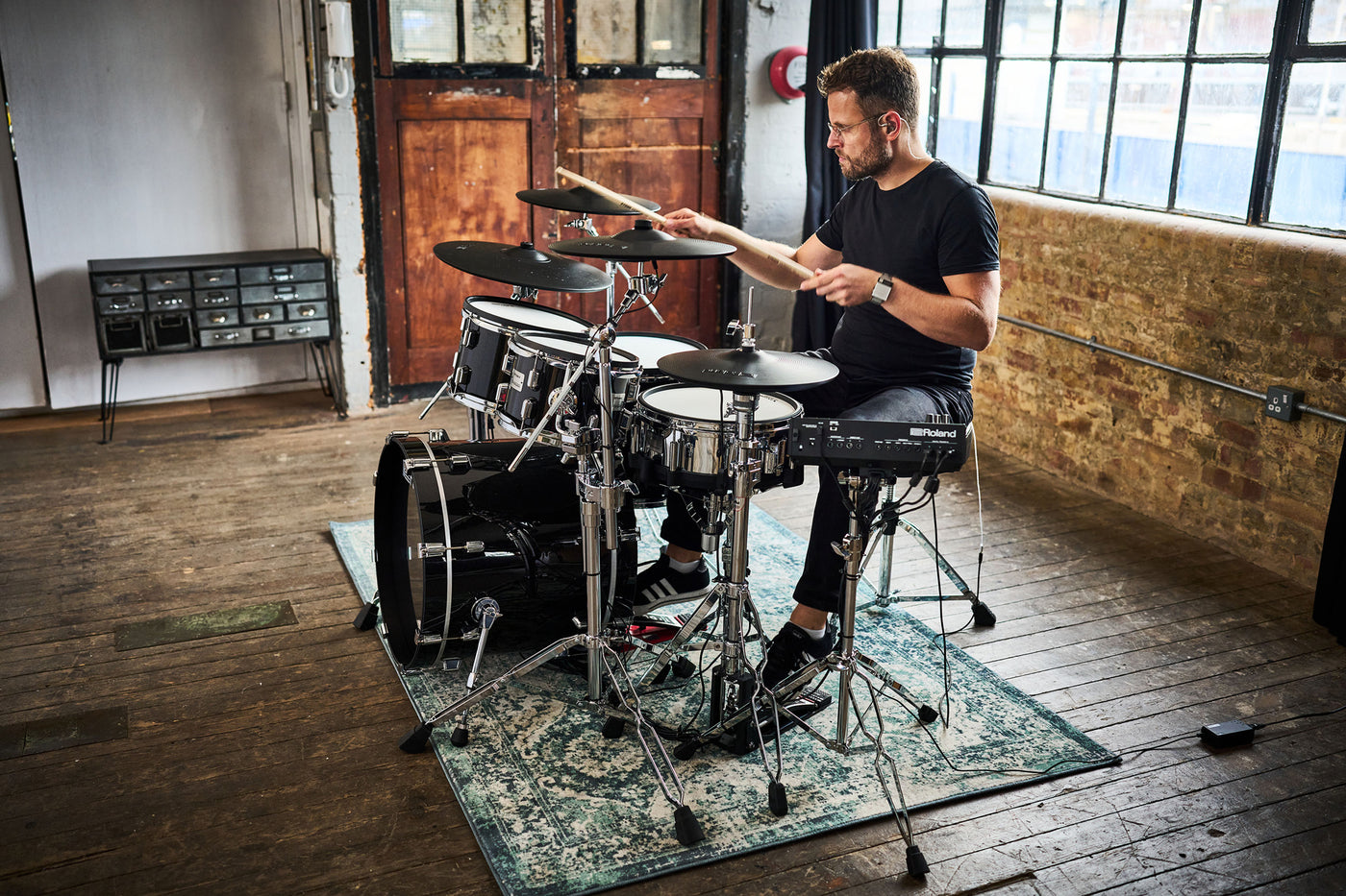 Roland VAD516 V-Drums Acoustic Design Digital Drum Kit